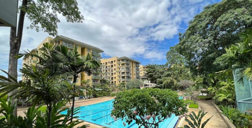 Swimming pool Parkland Bangna